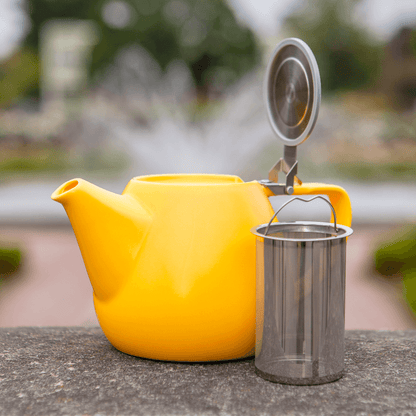 Jove Porcelain Teapot 34oz - Yellow