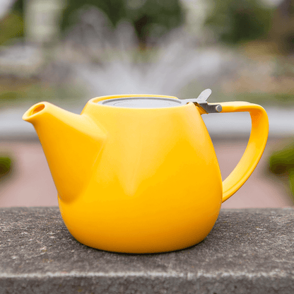 Jove Porcelain Teapot 34oz - Yellow